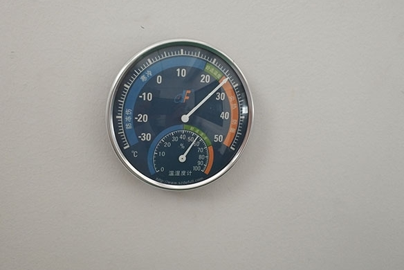 直讀光譜儀安裝實驗室溫濕度計 /cxyq/20200214090852-FmNpYq6aLvTZ6BKAm0FKBjh4e27y.png