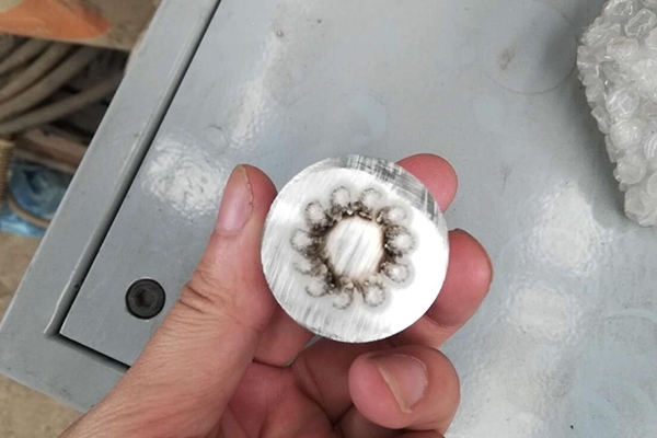 現(xiàn)場操作員學習打樣 /cxyq/20200806163554-FrdcvQ0LSGzJYCjdcH4NJDKWKXlU.jpg