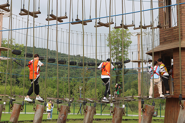 高空六角架 /cxyq/20210709093918-FhD8V4GAtg7wuxAwRSq1ZGRY2lxM.jpg