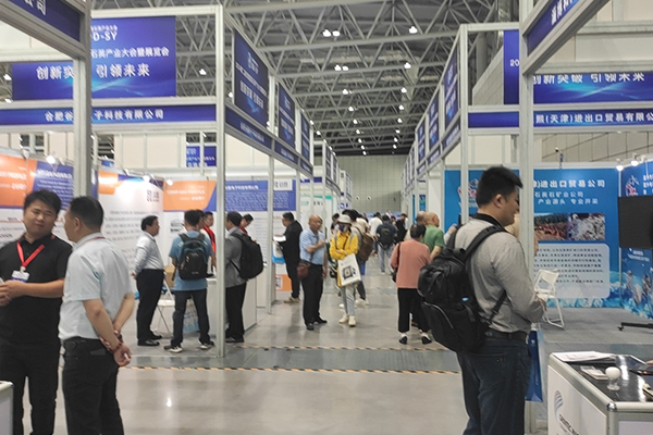 展會(huì)現(xiàn)場(chǎng) /cxyq/20240509145216-FhHZhPQJ3v1e1U2jsClGrehBsK2_.jpg